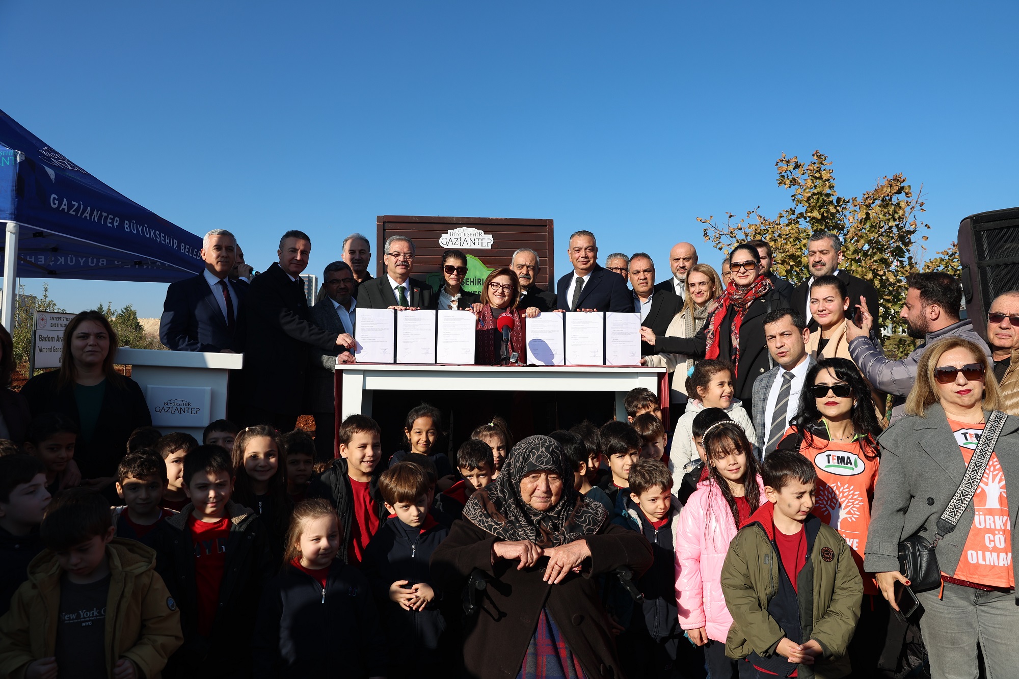 Gazi̇antep Büyükşehi̇r’i̇n Yeşi̇lantep Projesi̇ İle Şehi̇r Merkezi̇ Ağaçlaniyor (6)