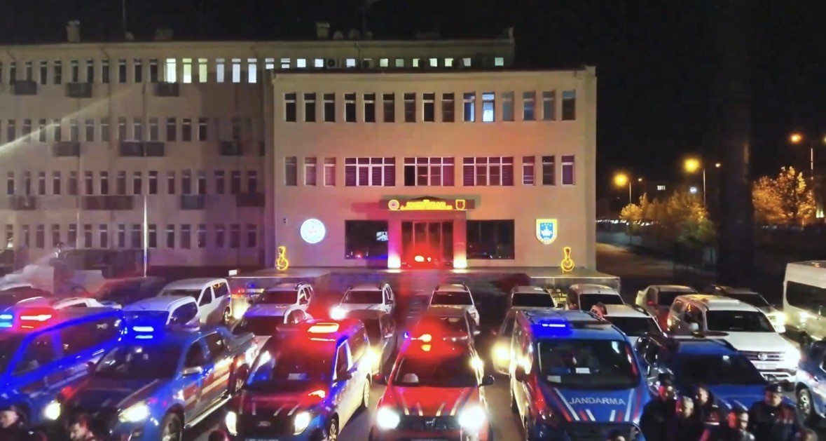 Gaziantep'te Deaş'ın Finans Kaynağına Şafak Operasyonu: 13 Gözaltı