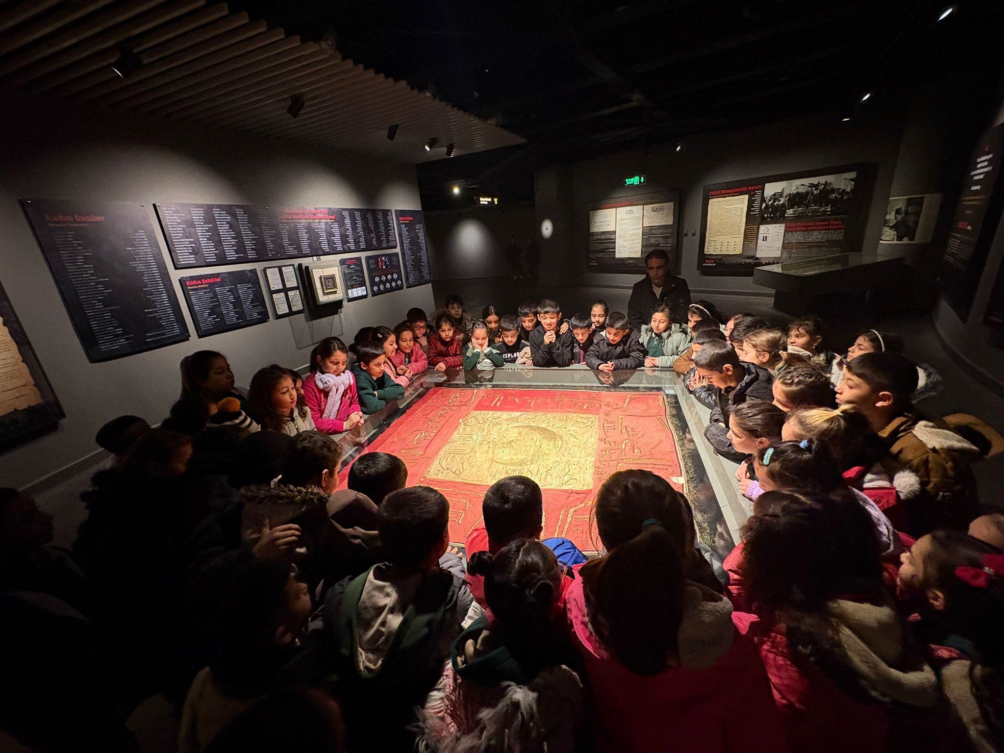 25 Aralik Panorama Müzesi̇’ne Zi̇yaretçi̇ Akini (2)