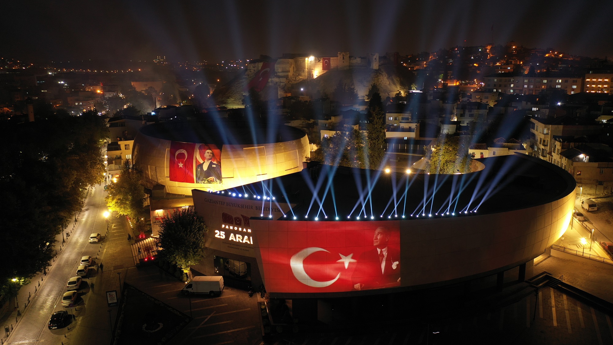 25 Aralik Panorama Müzesi̇’ne Zi̇yaretçi̇ Akini (6)