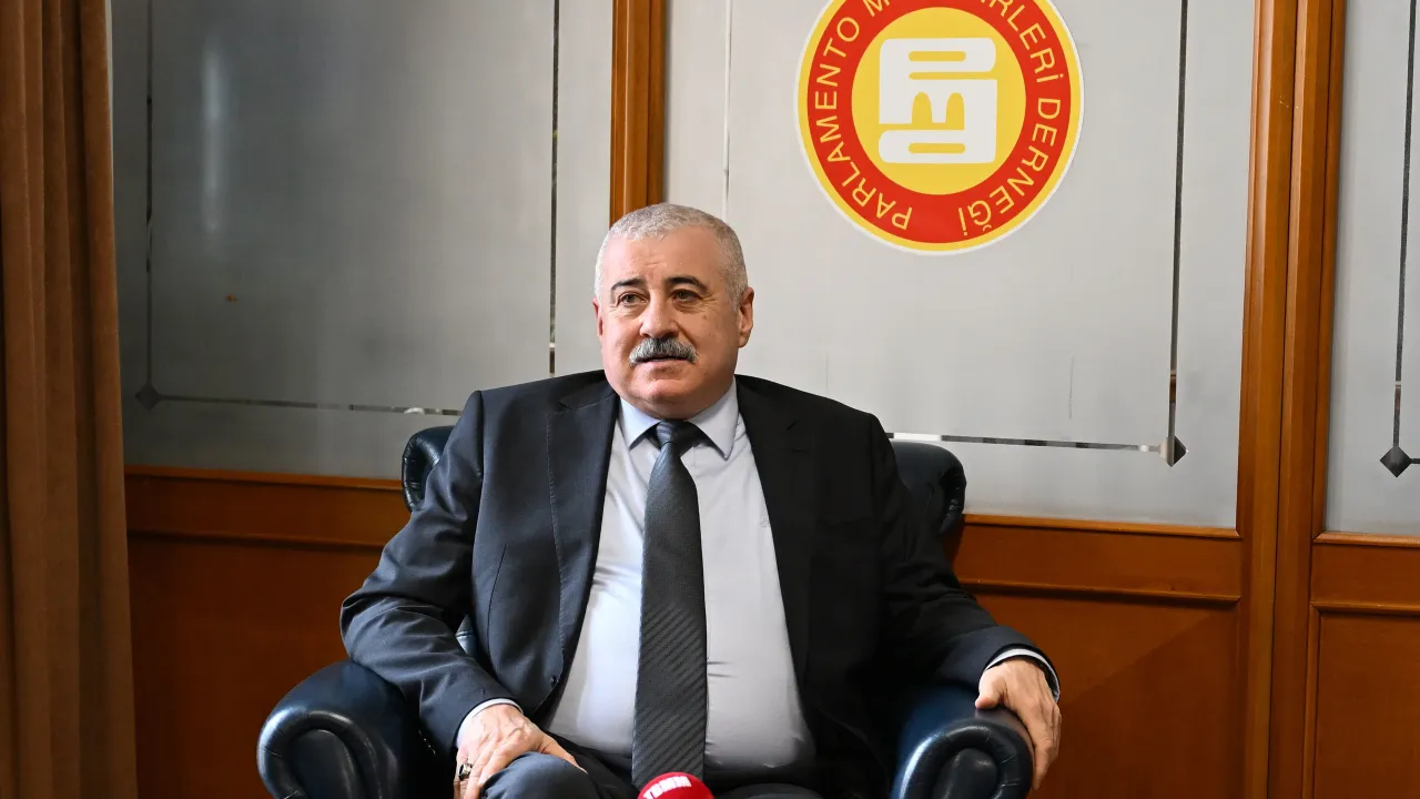 Sermet Atay’dan manidar, derin anlamlı cuma mesajı: “Herkes bir gün ektiğini biçecek”