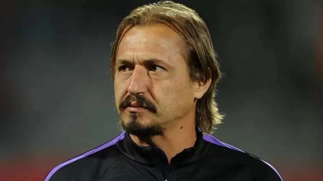 Galatasaray Futbol Direktoru Yardimcisi Ayhan Akman Gorevinden Ayrildi Gw2Z