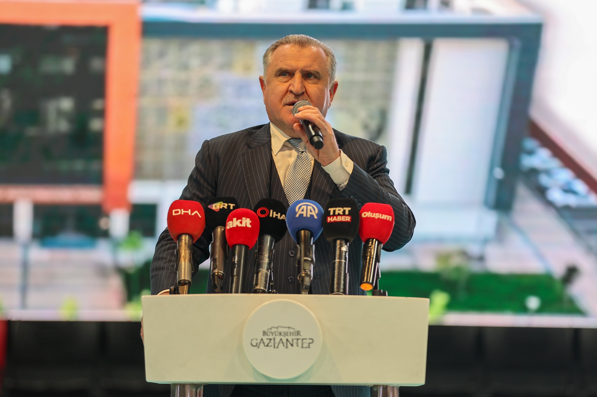 Gazi̇ Şehi̇r, Uluslararasi Standartlara Uygun Yeni̇ Spor Salonuna Kavuştu (9)