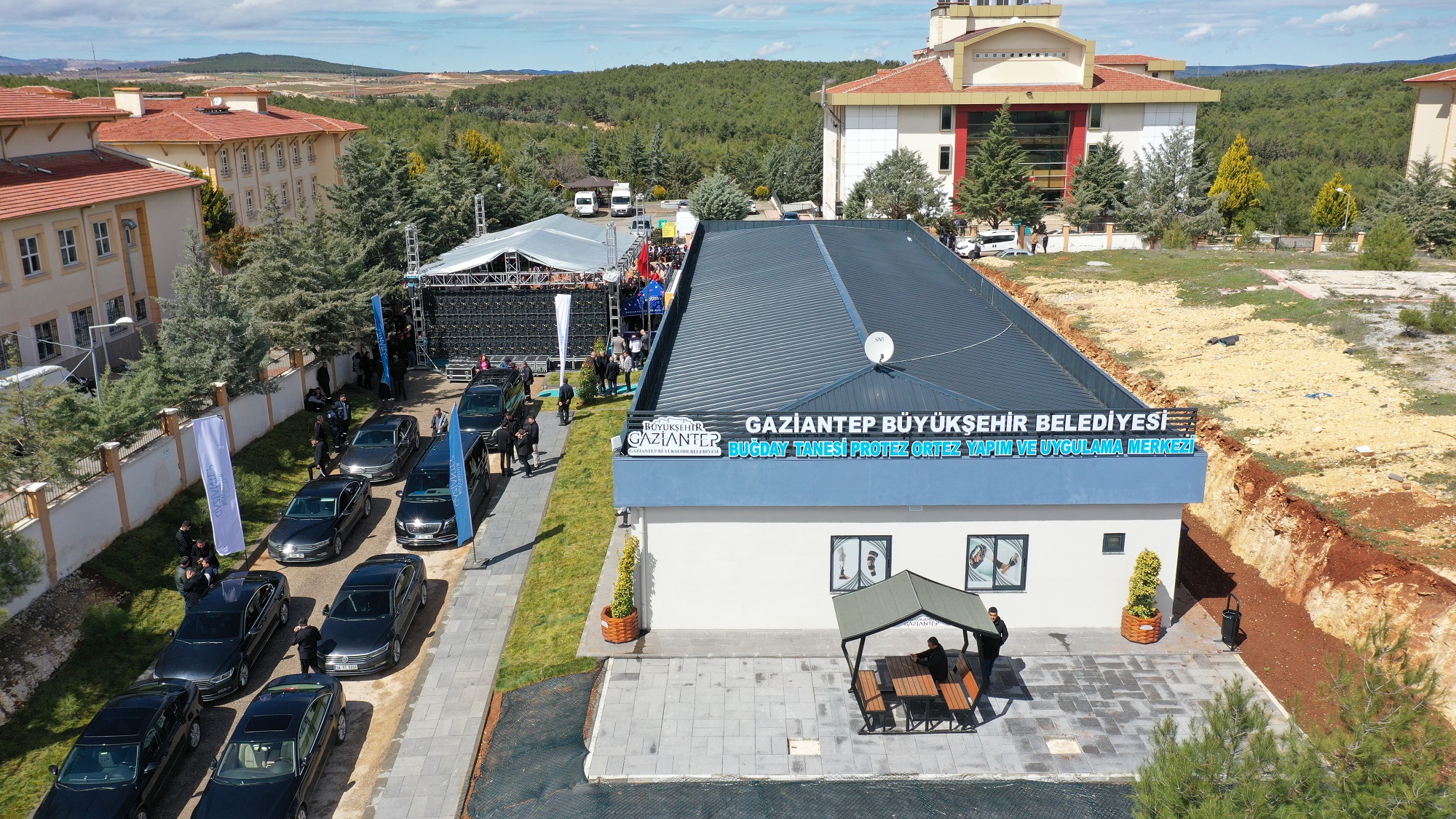 Gazi̇antep Büyükşehi̇r, Umudu Yeni̇den Ayağa Kaldiriyor (1)-1