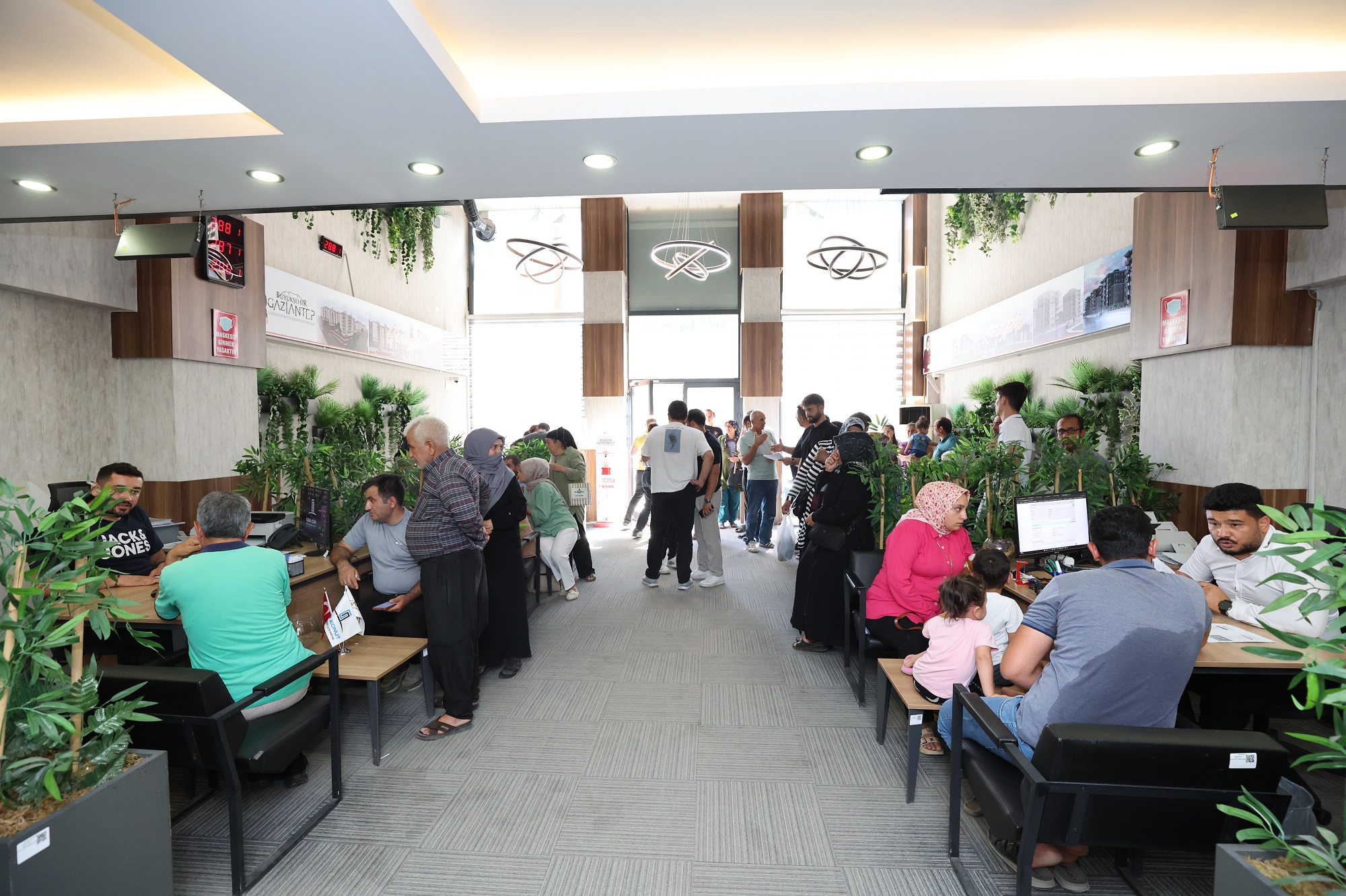 Gazi̇antep Büyükşehi̇r’den Ai̇le Yili’nda Yeni̇ Müjde! (6)