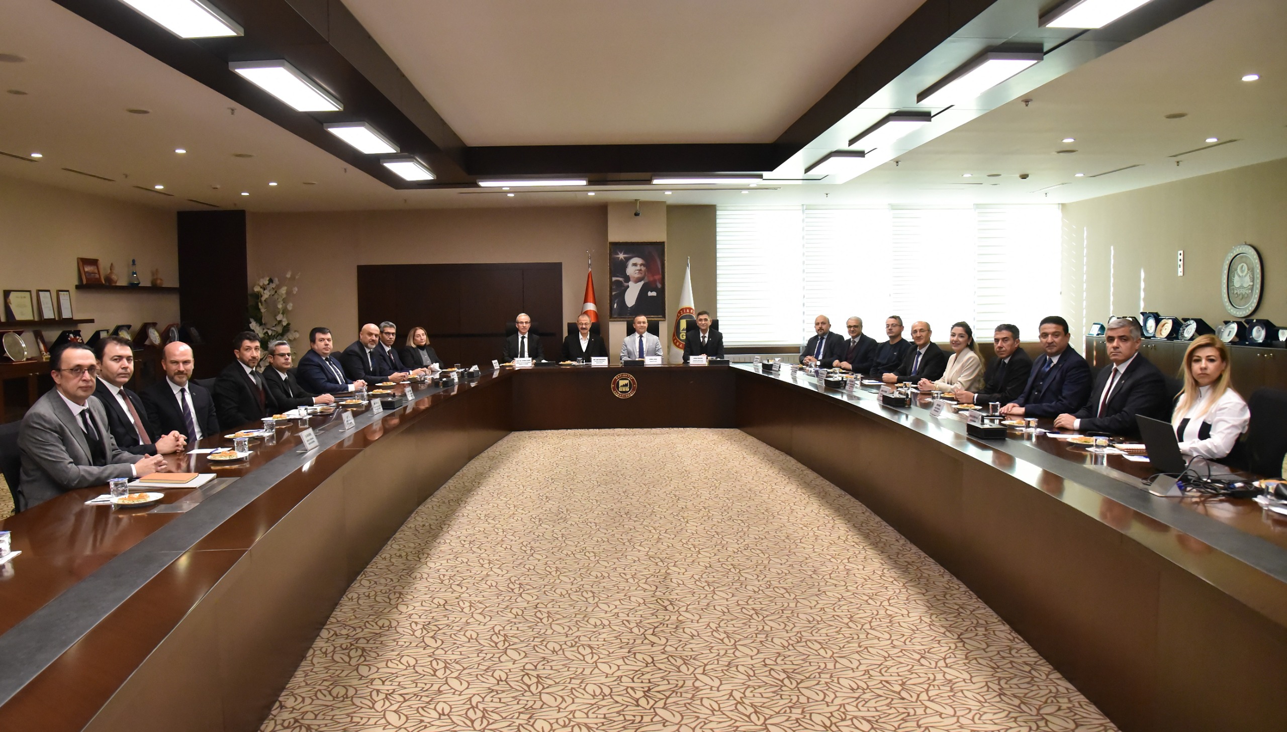 Gso Ev Sahi̇pli̇ği̇nde “Sanayi̇de Di̇ji̇tal Dönüşüm Ve Yapay Zeka” Konusu Ele Alindi (2)