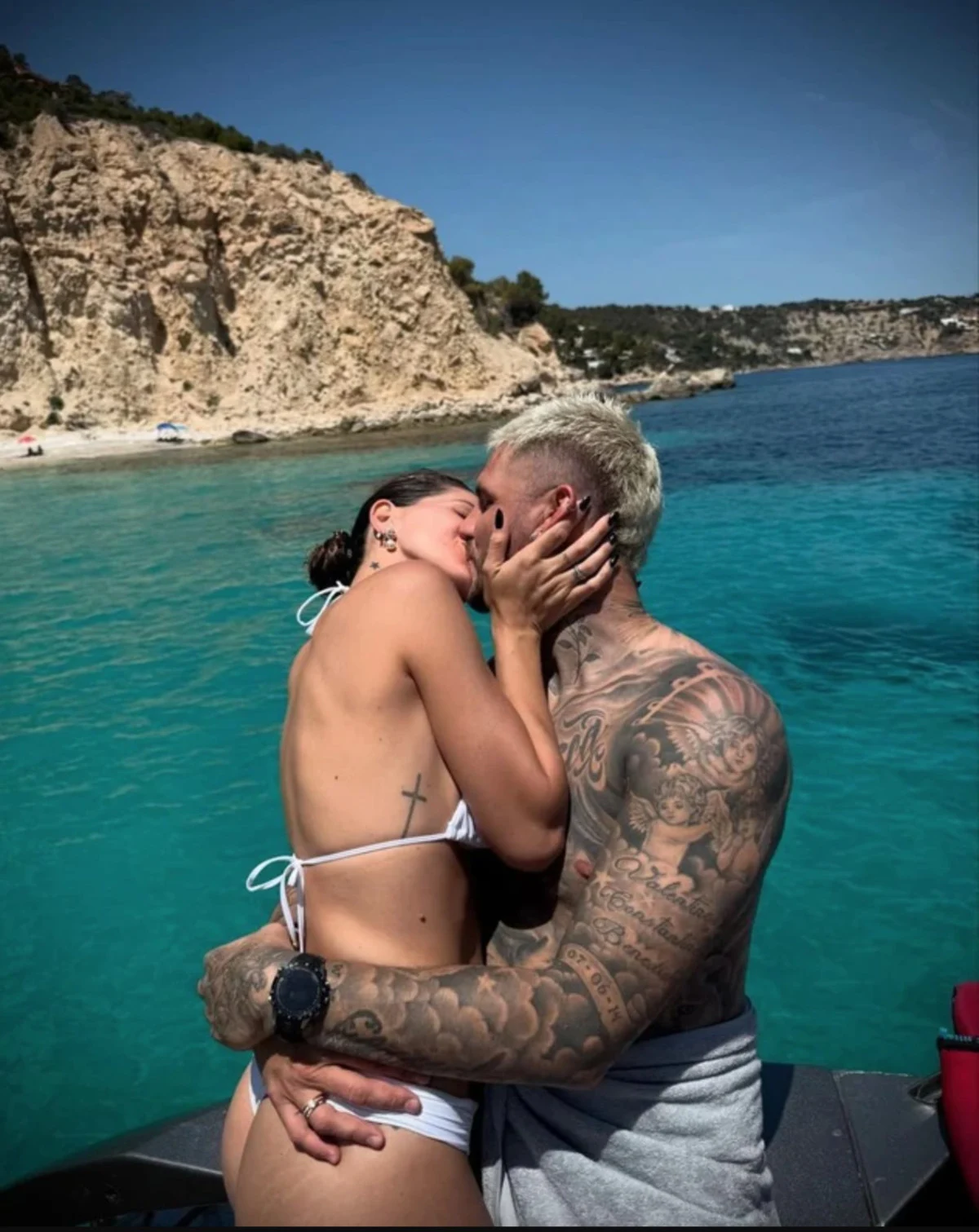 Mauro Icardi Sevgilisini Opmeye Doyamadi