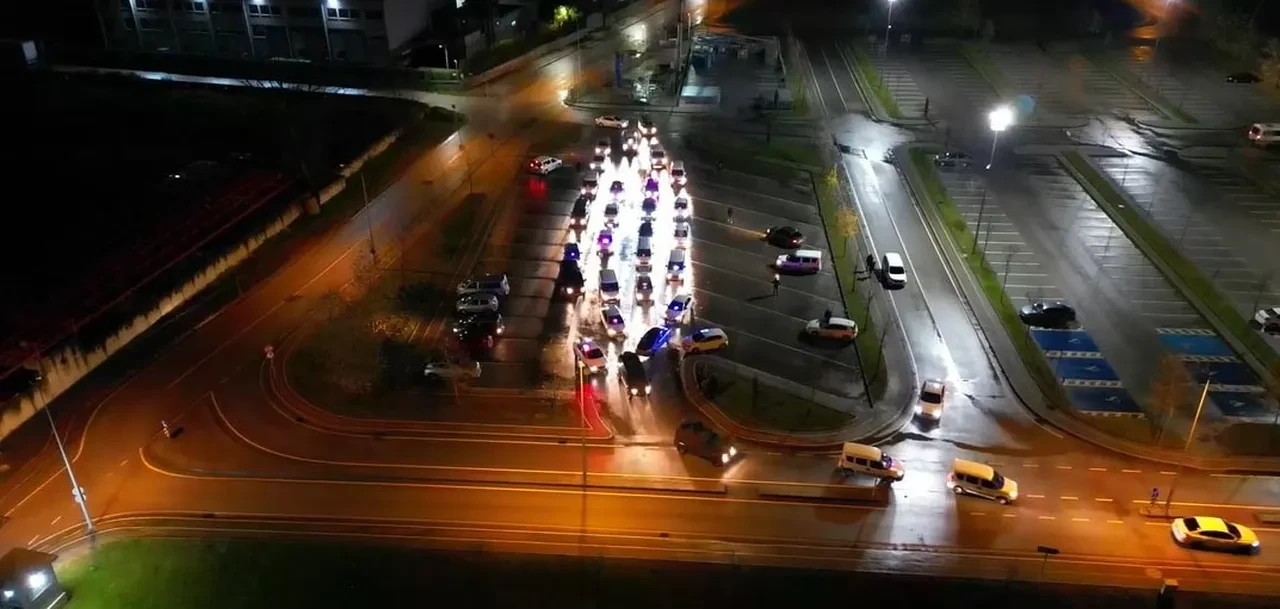 Turkiye Genelinde Buyuk Deas Operasyonu Yuzlerce Gozalti Var 3273643 202512301054 3