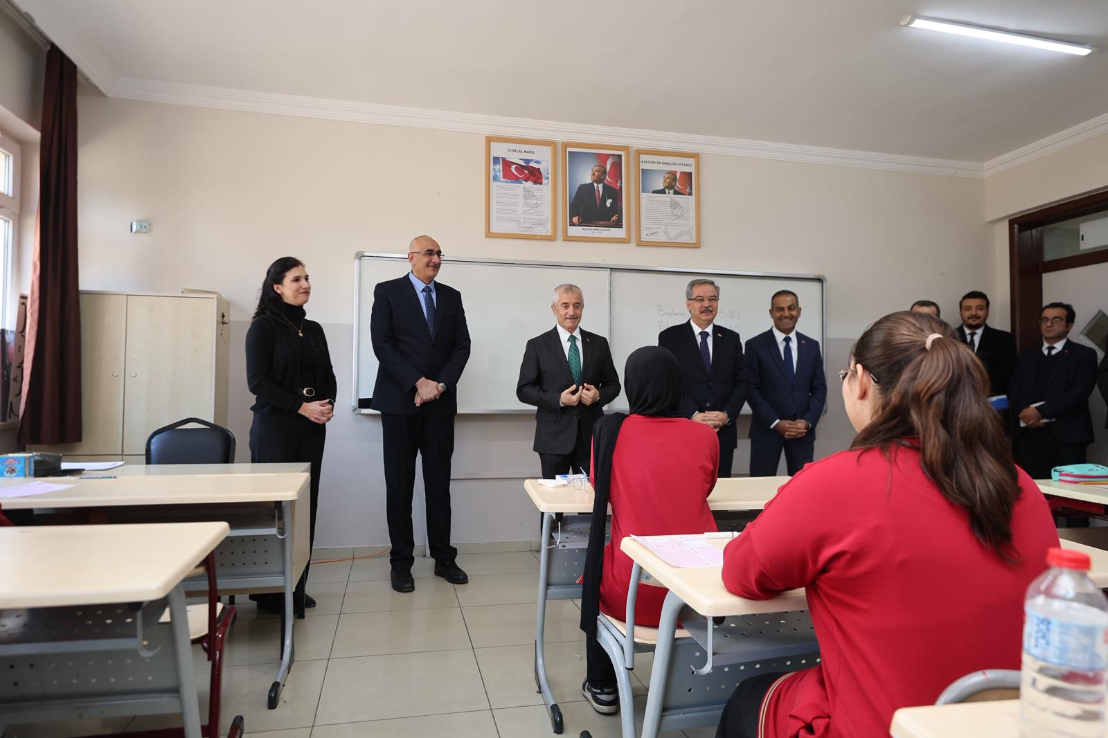 Umreye Gidecek Öğrenciler Sınav (1)