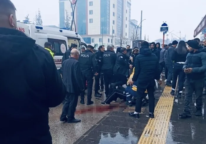 0X0 Gaziantepte Husumet Kavgasi Kanli Bitti Sokak Ortasinda Bicakli Dehset 1768148474775