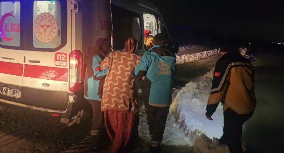 Dogum Sancisi Baslayan Kadinin Imdadina Karli Yollari Asan Umke Ekipleri Yetisti 515033