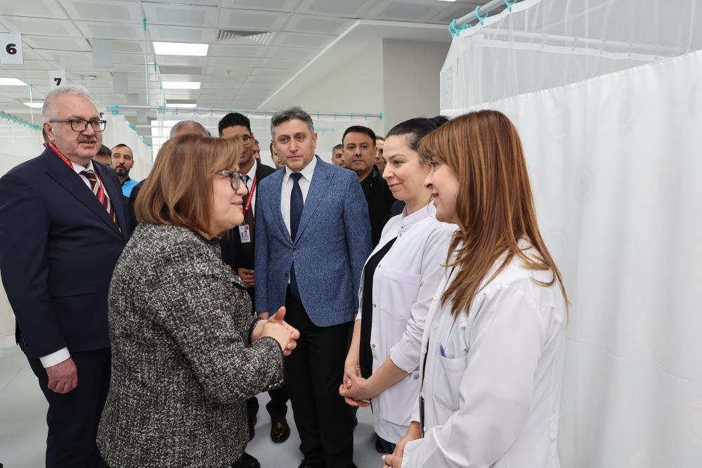 G H7Rm U X U A A Z I5 K