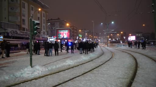 Gaziantep Te 2026 Nin Gelisi Kar Yagisi Altinda Coskuyla Kutlandi 146056