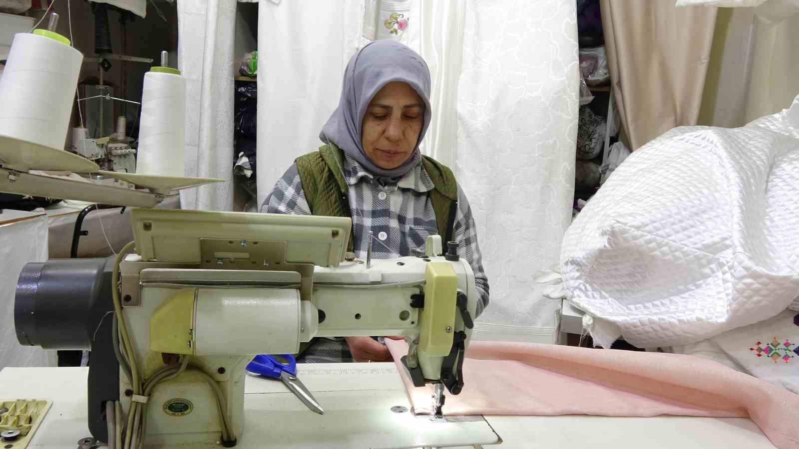 Kadın Terzi, Veresiye Aldığı Makinelerle Kendi Işini Kurdu 1