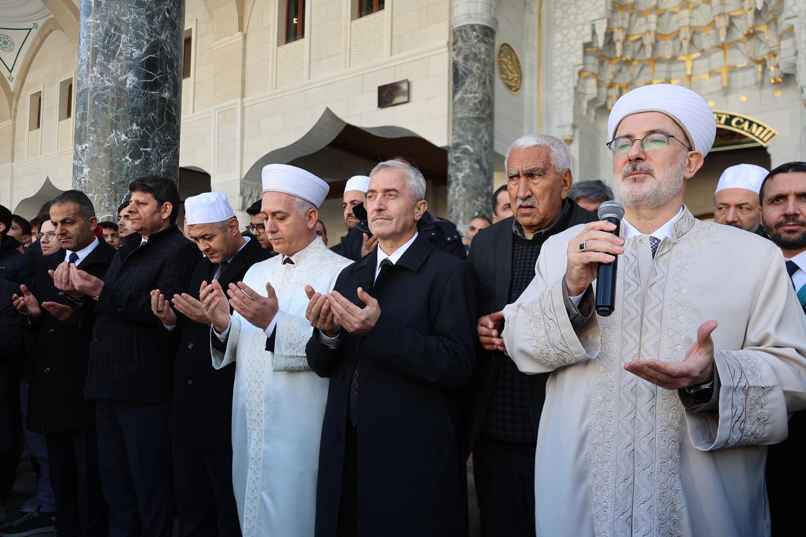 Umreye Uğurlanan Öğrenci̇ler (4)