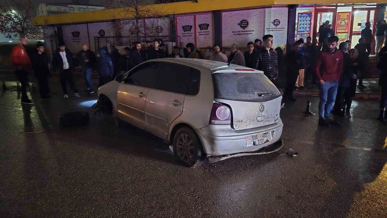 Yagis Sonrasi Coken Yol Kazaya Neden Oldu 3 Yarali