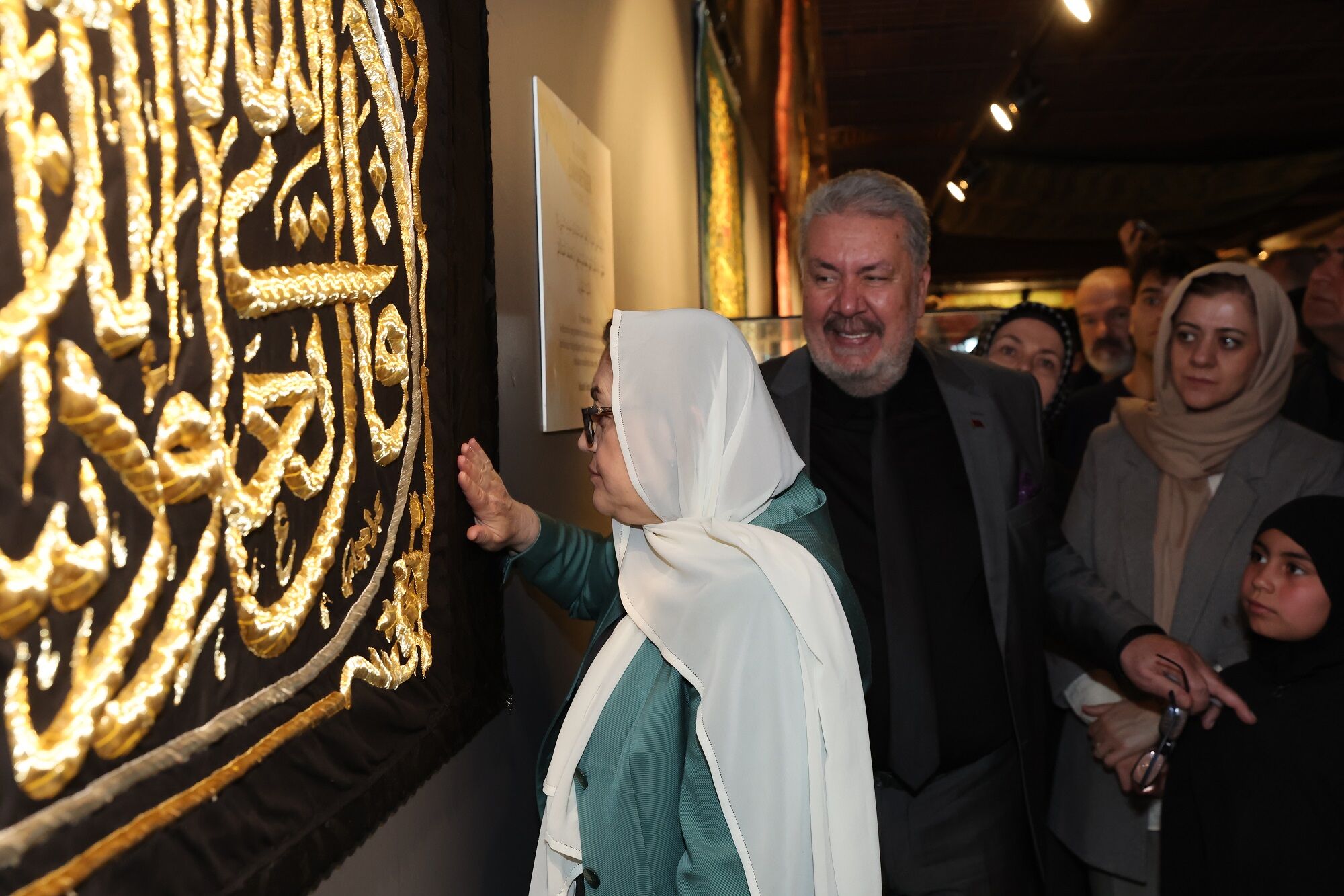 (Gazi̇antep Büyükşehi̇r Ev Sahi̇pli̇ği̇nde Mukaddes Emanetler Sergi̇si̇ Vatandaşlarla Buluştu) (7)