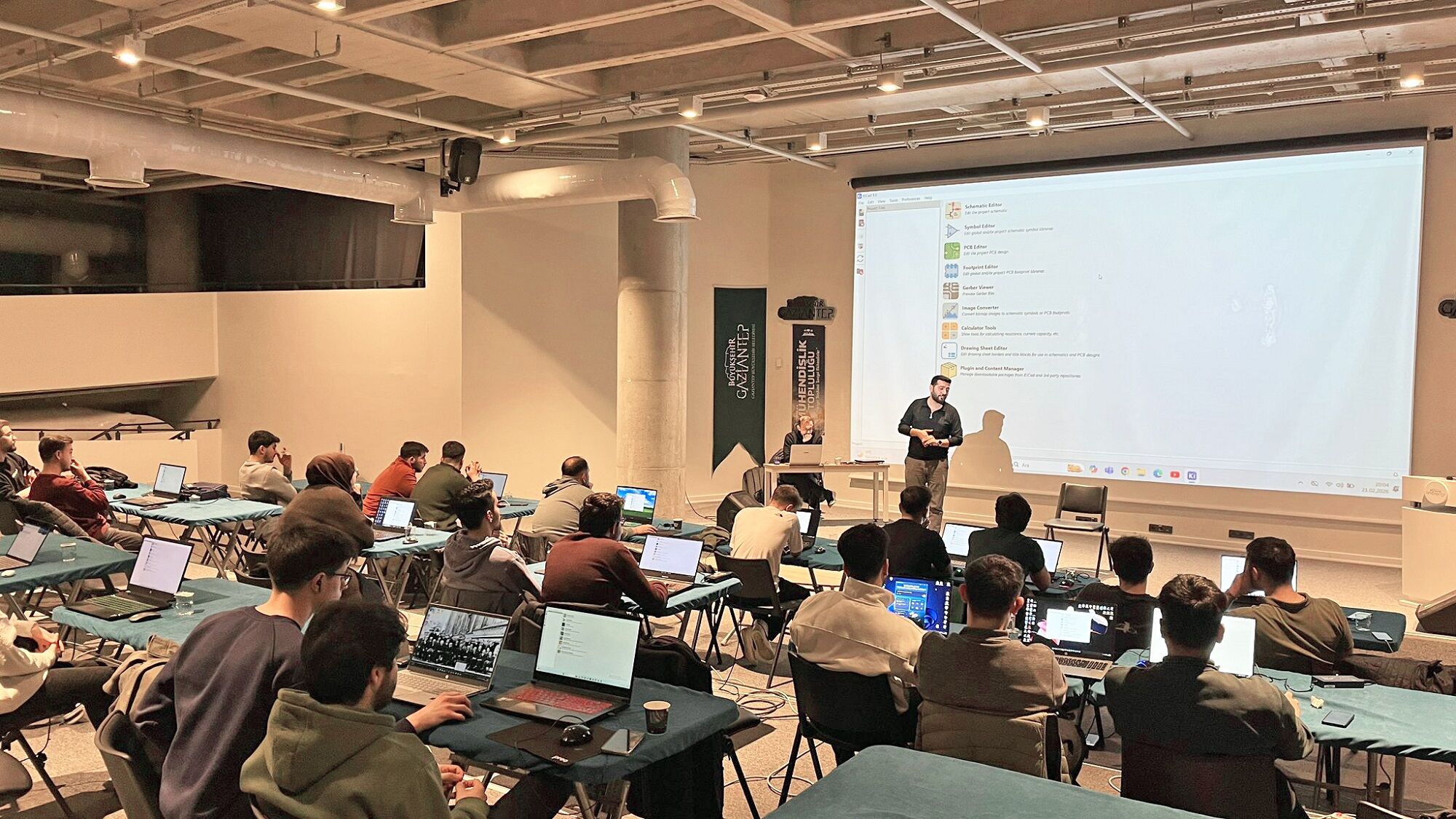 Müzeyyen Erkul Gazi̇antep Bi̇li̇m Merkezi̇’nde İftardan Sahura Eği̇ti̇m Seferberli̇ği̇ (2)