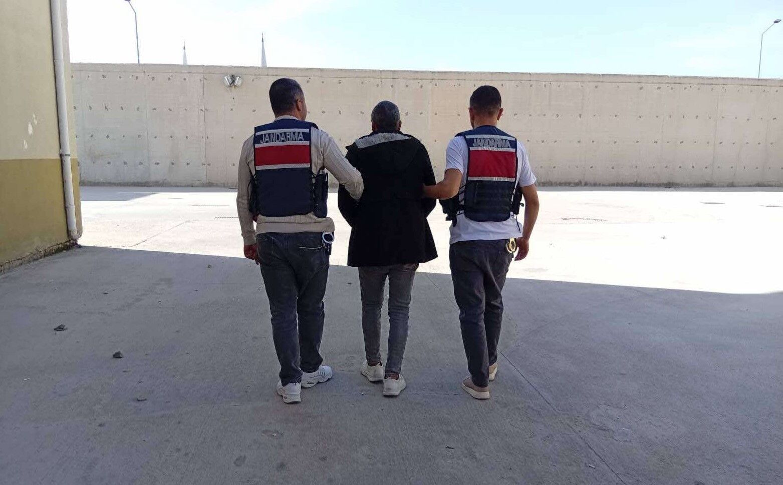 11 Yıl Kesinleşmiş Hapis Cezasıyla Aranan Iki Şahıs Yakalandı