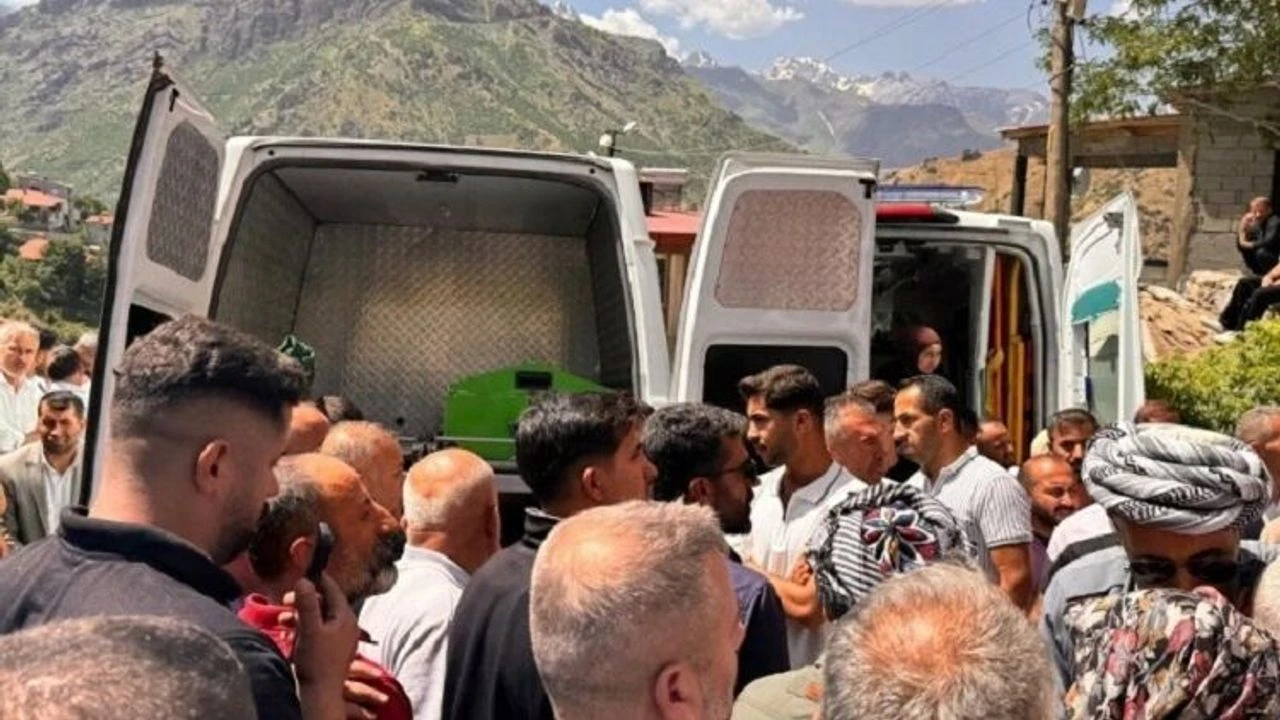 Uzman Cavus Kayinpederinin Evini Basti 4 Olu