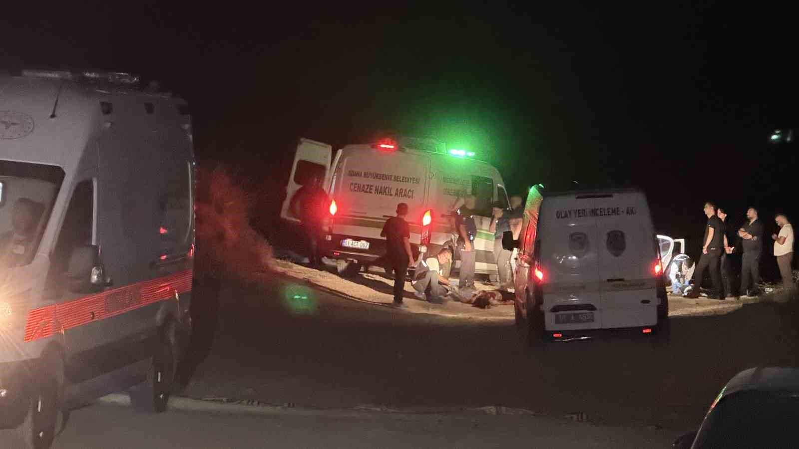 Adana'da 1 Kadın Ve 2 Erkek Silahlı Saldırıda Hayatını Kaybetti