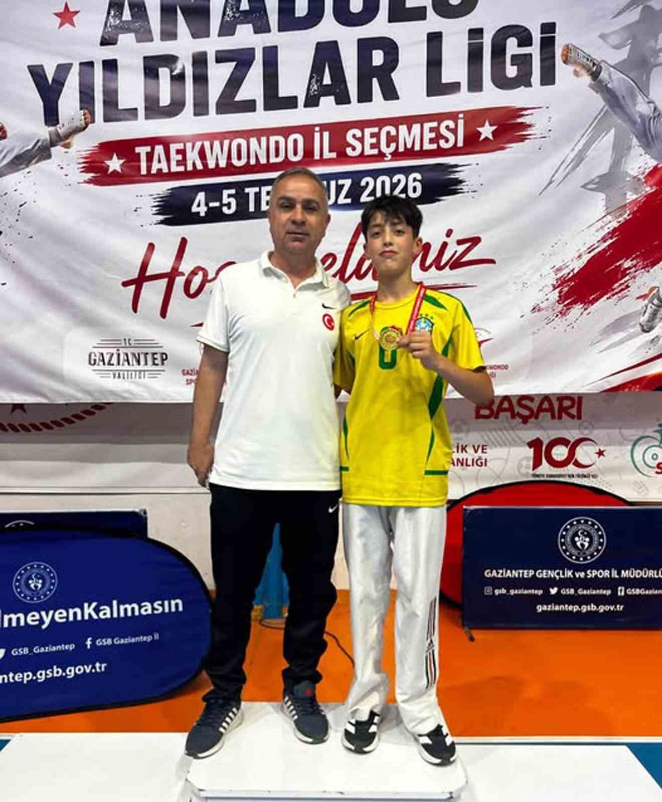 Arabanlı Taekwondocu Bölge Şampiyonu Ahmet Öztürk Gaziantep'i Temsil Edecek