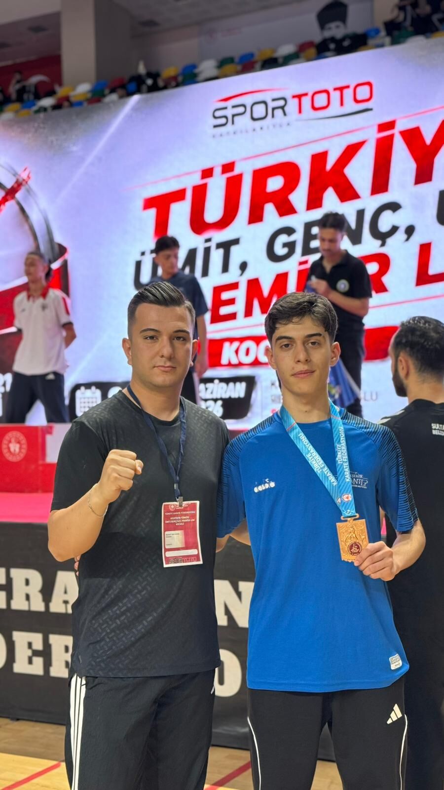 Beledi̇ye Spor Kulübü Sporculari Gururlandirmaya Devam Edi̇yor