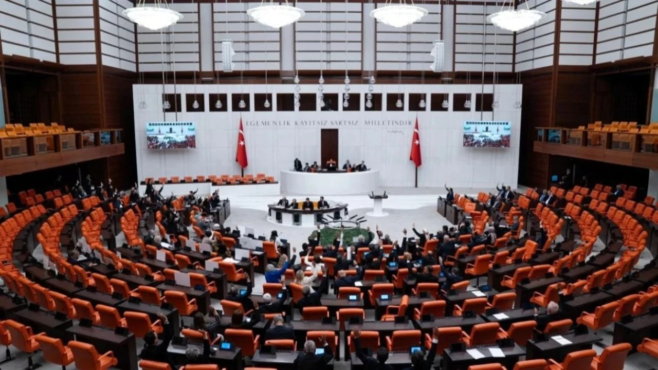 Tbmmde Kabul Edildi Cocuk Adalet Sisteminde Sil Bastan Donem Qypx